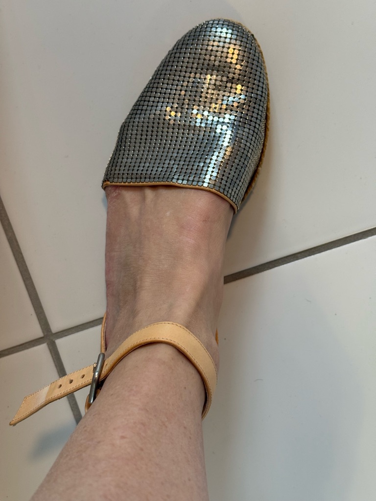Size 9 Stuart Weitzman Armor Metallic Saddle Tan Ankle Strap Flats Mules Shoes